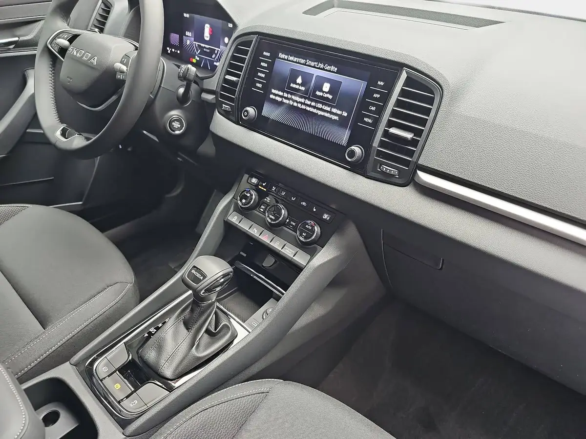SKODA KAROQ 1.5 TSI DSG 130 JAHRE LED DAB SICHT WINTER EL.HECK