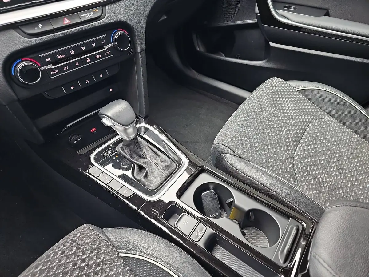 KIA XCEED 1.5 T-GDI DCT SPIRIT XCLUSIVE LED GRA WINTER AHK