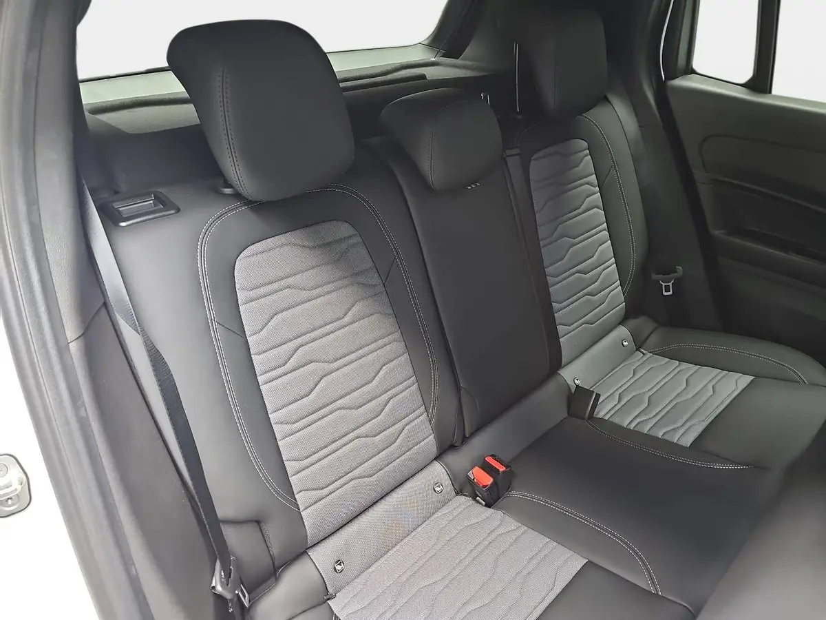 JEEP AVENGER 1.2 E-HYBRID T3 DCT 4XE OVERLAND MJ26 INFOTAINMENT & KOMFORTPAKET