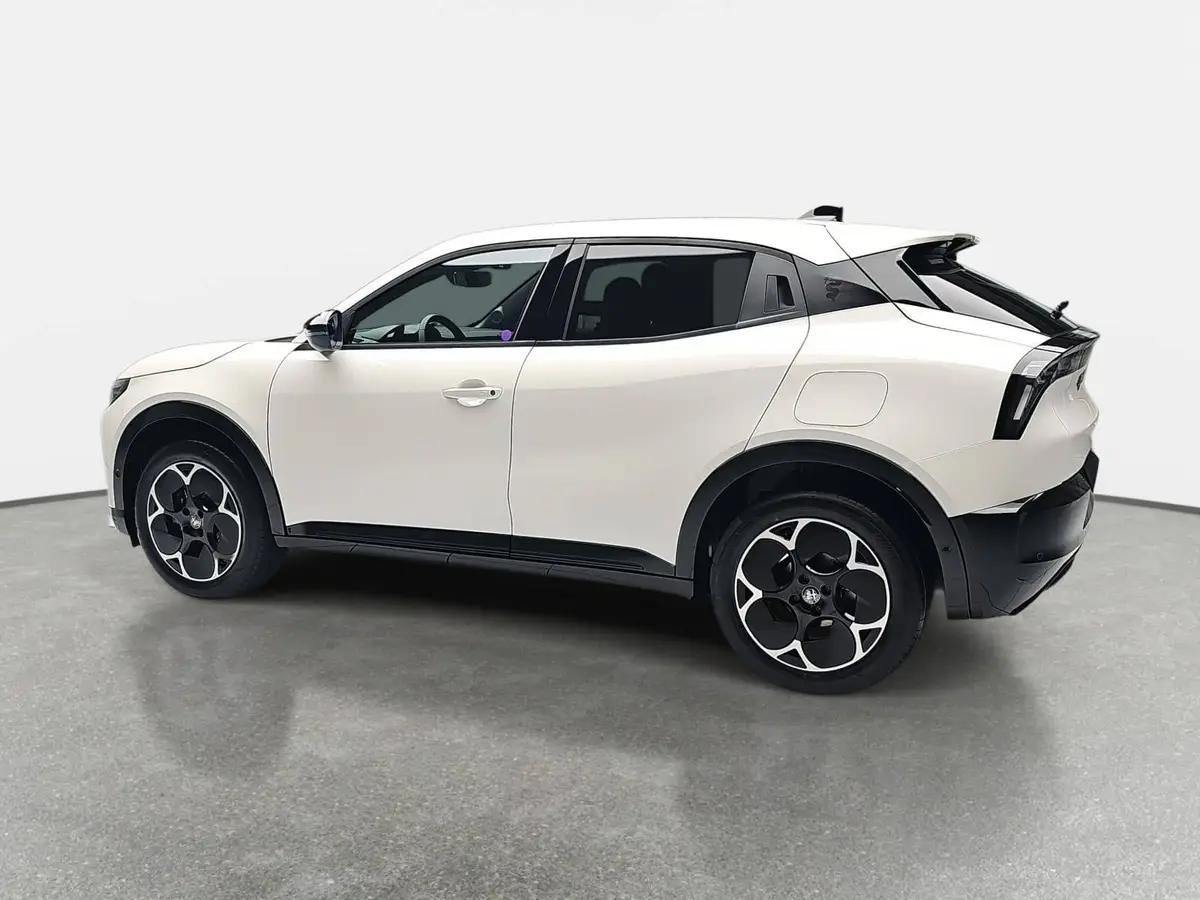 ALFA ROMEO JUNIOR IBRIDA 1.2 VGT 48V-HYBRID 21KW TI TECHNOLOGIE PAKET 18 ZOLL LM