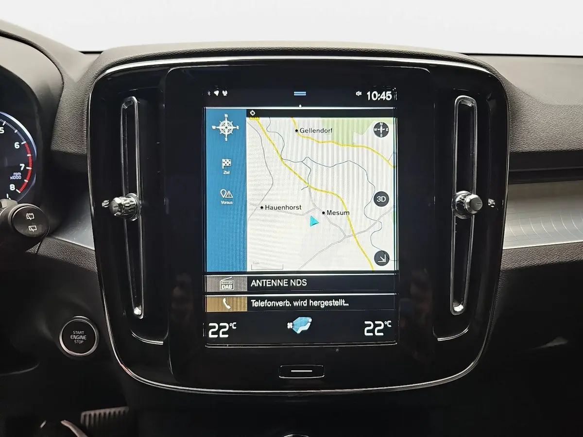 VOLVO XC40 T2 2WD AUTO. CORE NAVI LED EL.HECKKL. PDC KAMERA L