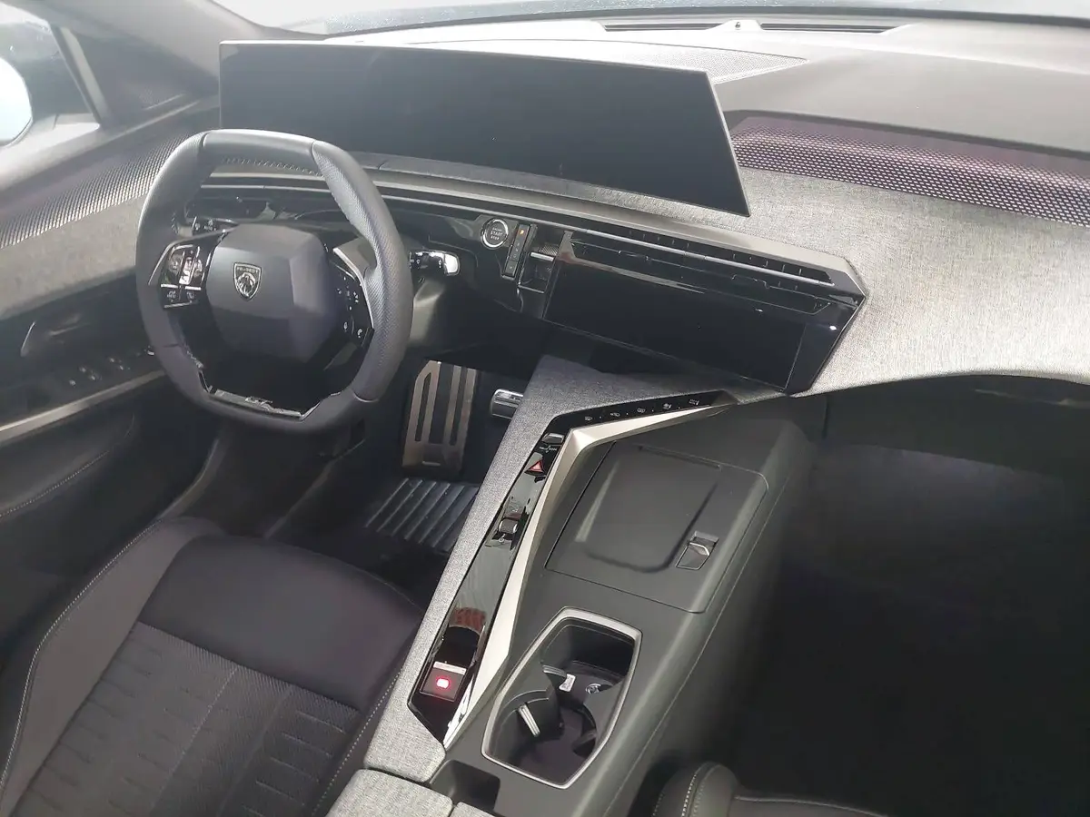 PEUGEOT 3008 1.2 HYBRID 145 E-DSC6 GT NAVI KLIMA LED AHK LM19