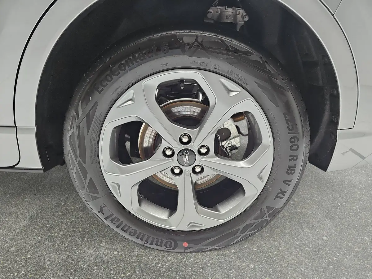 FORD KUGA 1.5 EB AUTO. ST-LINE NAVI LED KLIMAAUTO WINTER SIC