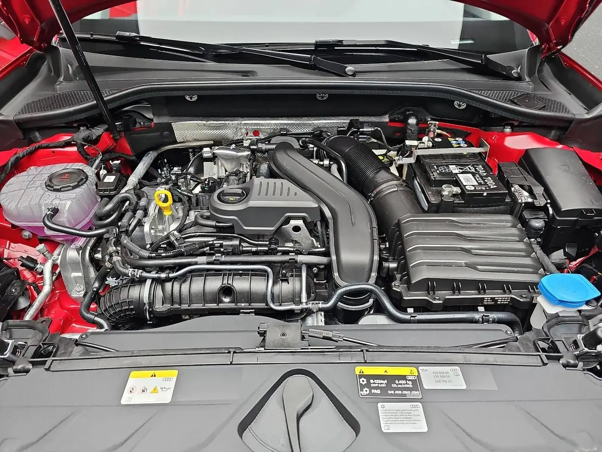 AUDI Q2 35 TFSI S-TRONIC S LINE NAVI LED ACC EL.HECKKL. WI