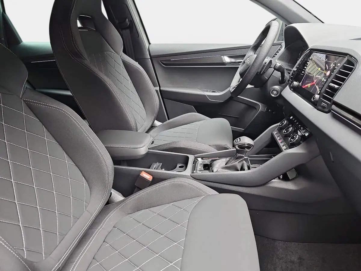 SKODA KAROQ 2.0 TSI DSG SPORTLINE 4X4 NAVI LED ACC WINTER KAME