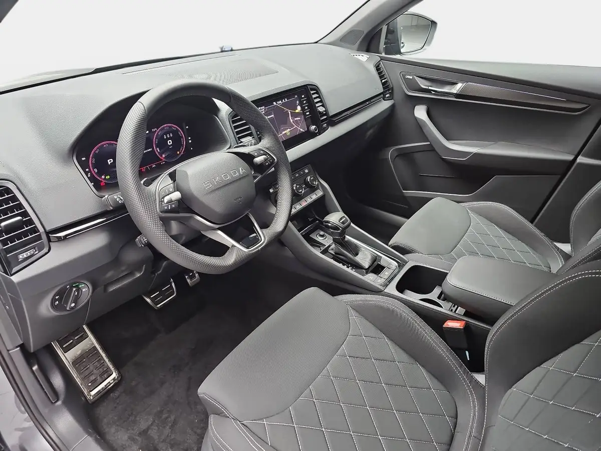 SKODA KAROQ 1.5 TSI DSG SPORTLINE NAVI LED ACC PANO WINTER KA