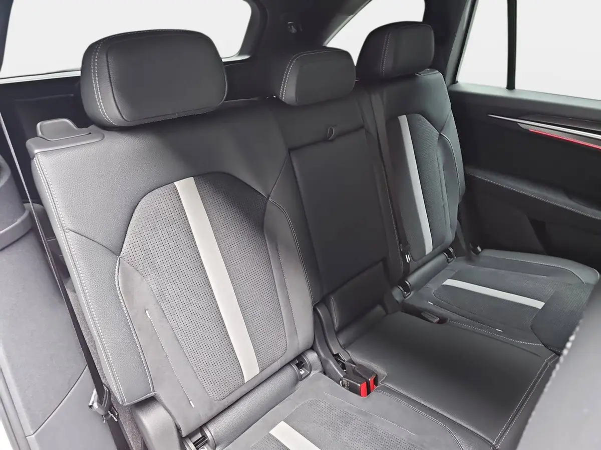 SKODA KODIAQ 2.0 TDI DSG SPORTLINE 4X4 NAVI LED ACC HUD 7-SITZE