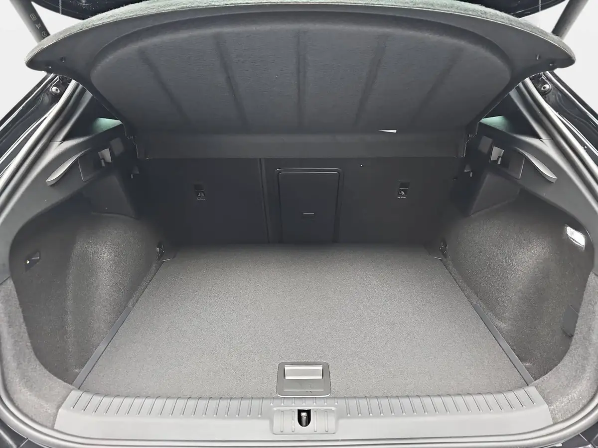 CUPRA FORMENTOR 1.5 ETSI DSG NAVI LED-HD ACC PANO WINTER KAMERA AH