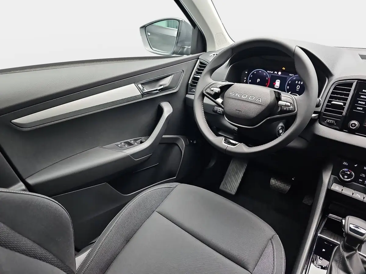 SKODA KAROQ 1.5 TSI DSG SELECTION LED ACC AHK