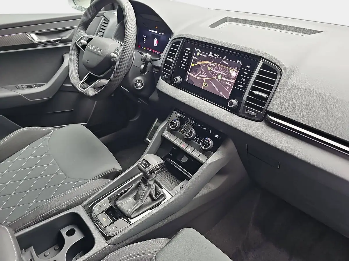 SKODA KAROQ 2.0 TDI DSG SPORTLINE 4X4 NAVI LED