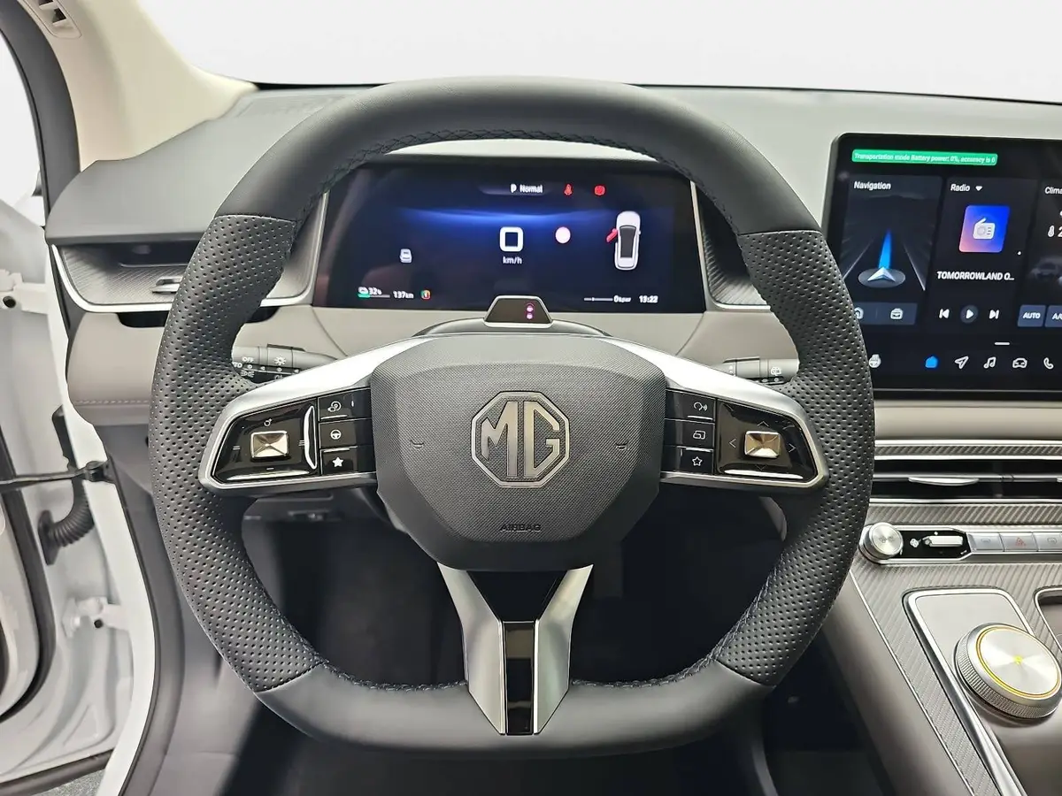 MG ANDERE EV 77 KWH LUXURY AWD PANORAMA LEDER 20-ZOLL