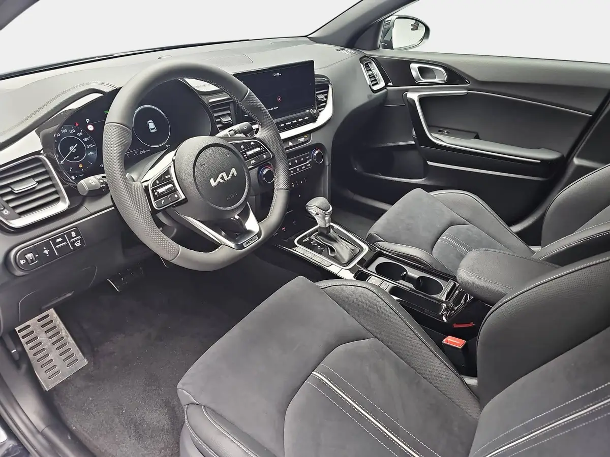 KIA XCEED 1.6 T-GDI 180 DCT GT-LINE MJ26 LEDER GLASDACH