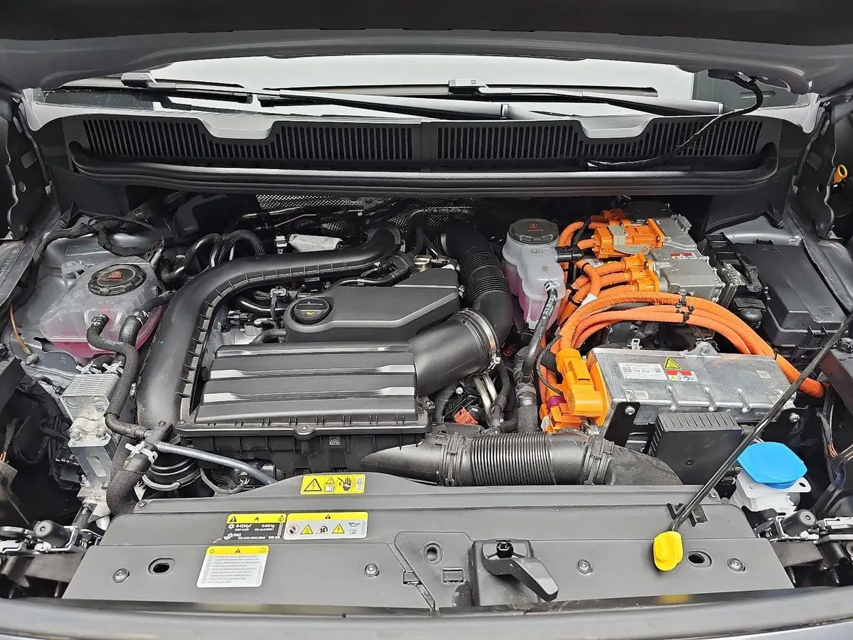 FORD TOURNEO CONNECT 1.5 EB AUTO. PHEV L2 GRAND TITANIUM NAVI LED KLIMA