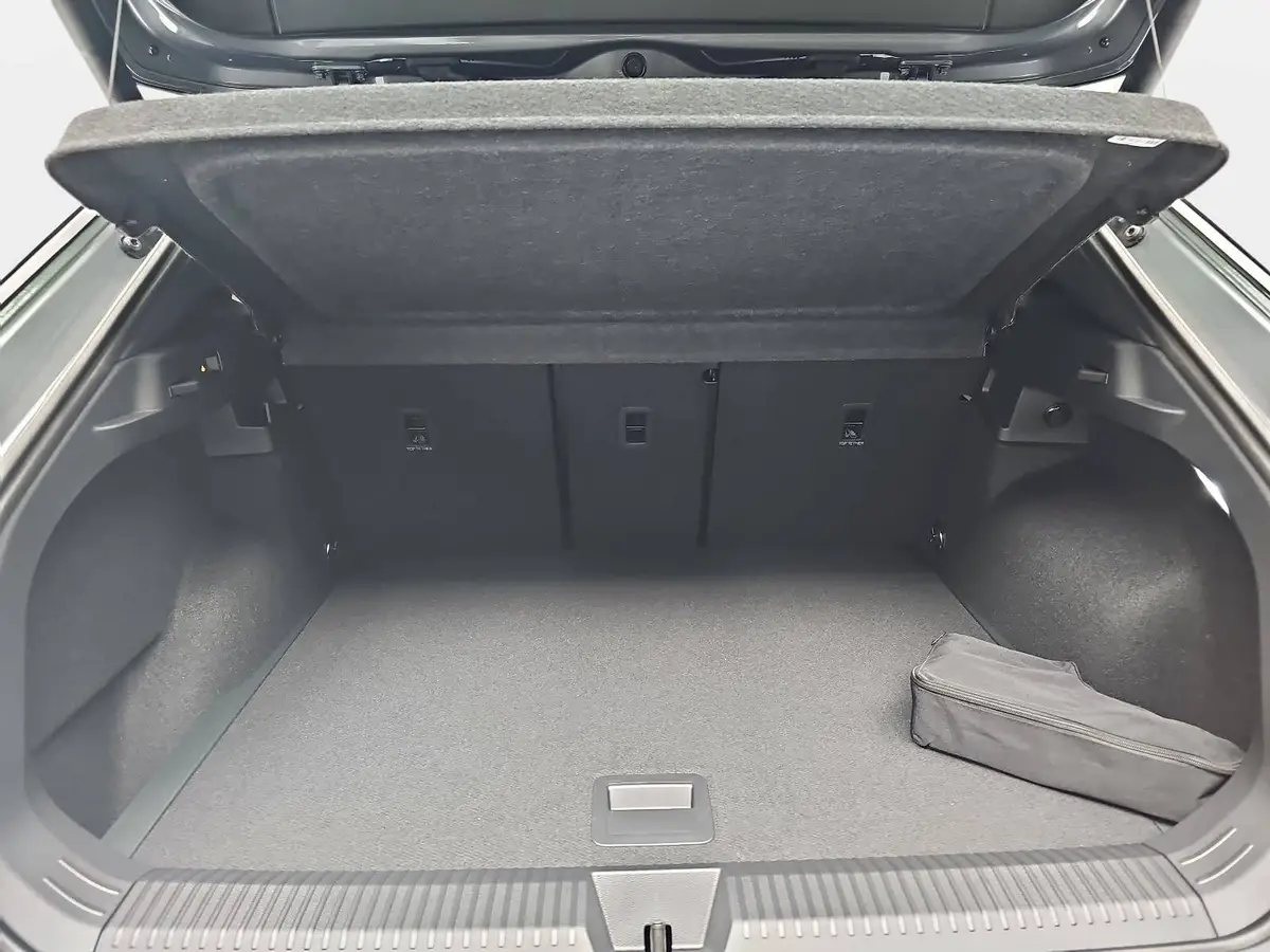 VW T-ROC 1.5 ETSI DSG R-LINE MATRIX AHK LM19