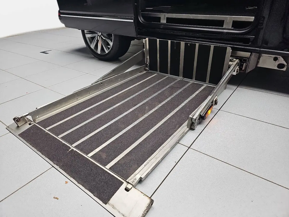 VW T6 MULTIVAN TDI DSG 4M BEHINDERTENUMBAU