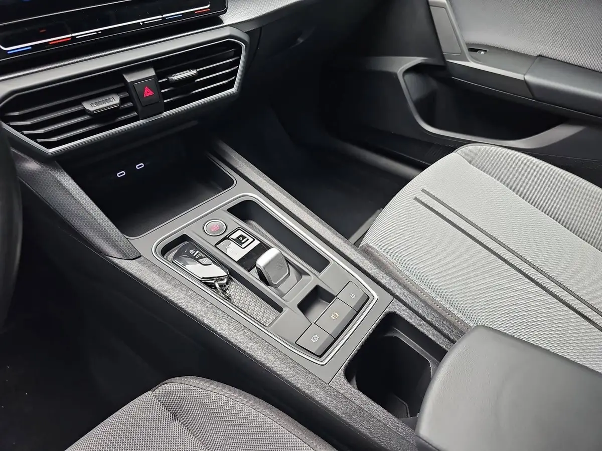 SEAT LEON 1.5 ETSI DSG STYLE NAVI LED KAMERA LM