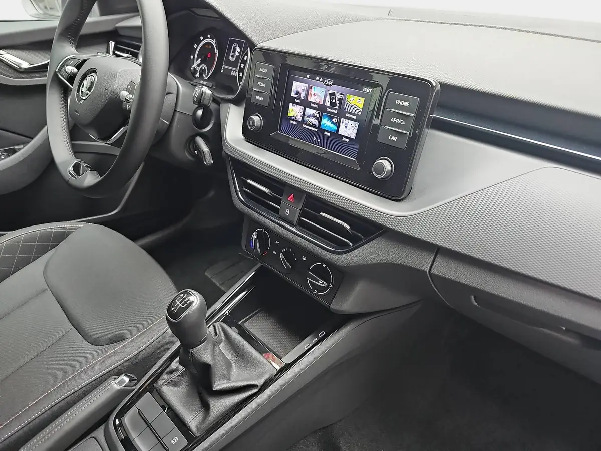 SKODA SCALA 1.0 TSI AMBITION KLIMA AUDIO DAB PDC LM16