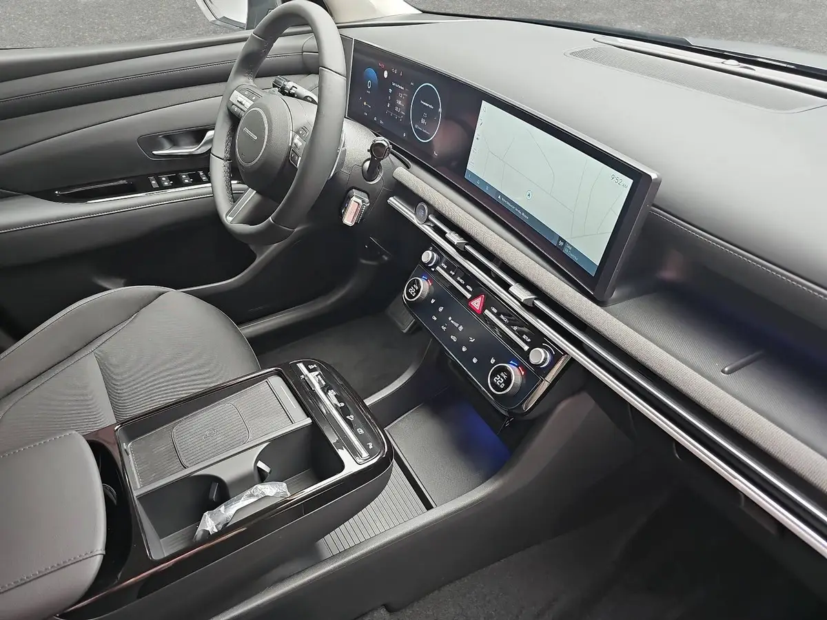 HYUNDAI TUCSON 1.6 T-GDI DCT7 4WD NAVI LED KRELL KLIMAAUTO 4XSITZ