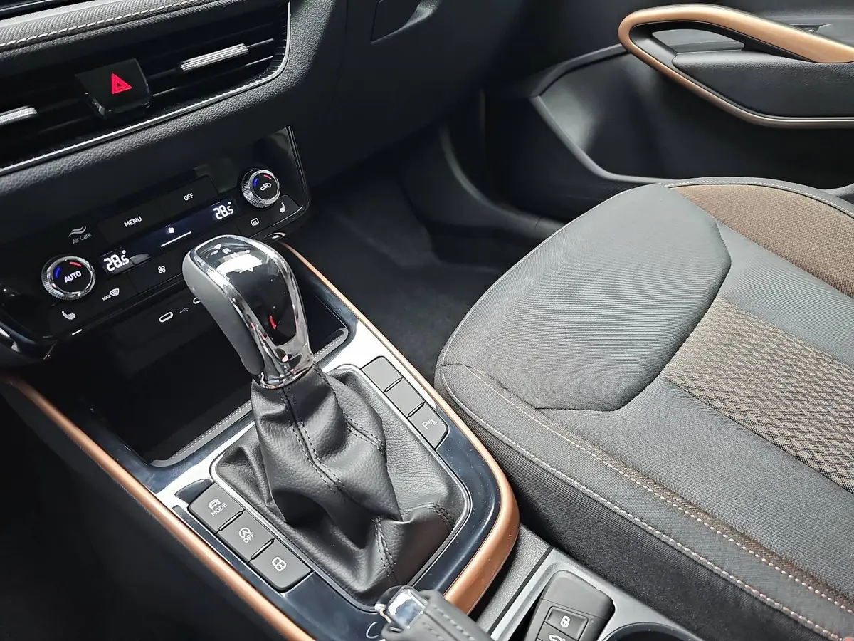 SKODA FABIA 1.0 TSI DSG 130 JAHRE LED KLIMAAUTO WINTER PDC KAM