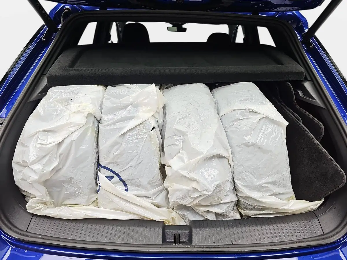 VW T-ROC 1.5 TSI DSG R-LINE NAVI LED BLACK-STYLE SPUR KAMER