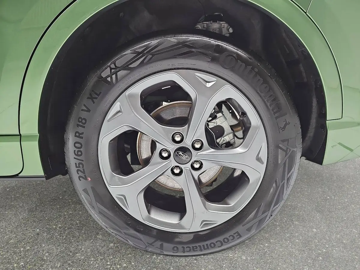 FORD KUGA 1.5 EB AUTO. ST-LINE NAVI LED KLIMAAUTO WINTER SIC