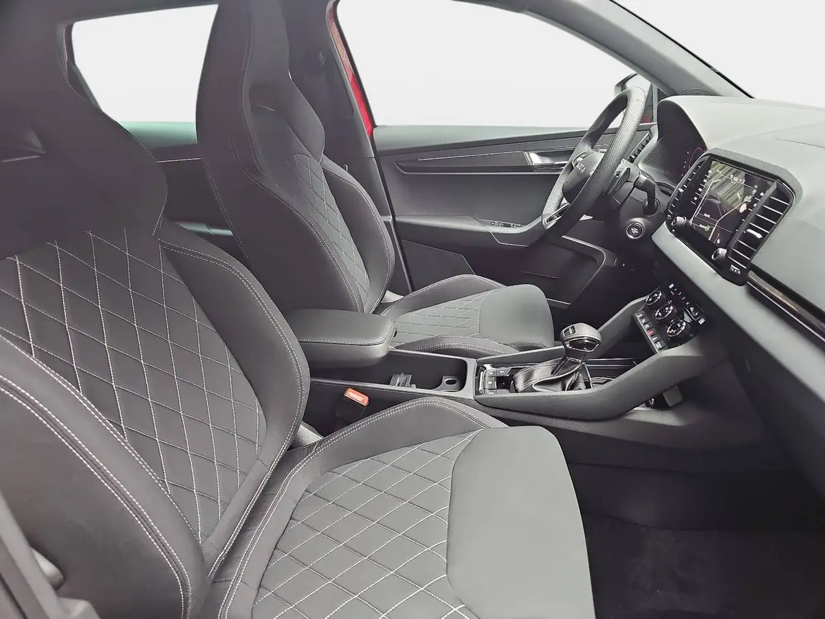 SKODA KAROQ 1.5 TSI DSG SPORTLINE NAVI LED-MATRIX PANO WINTER 