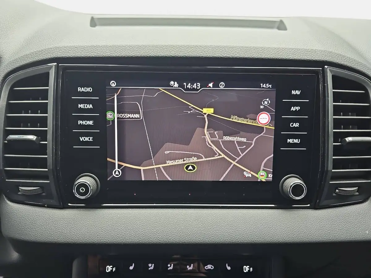 SKODA KAROQ 2.0 TDI DSG DRIVE NAVI LED AHK LM