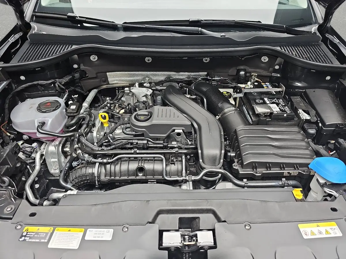 SKODA KAROQ 1.5 TSI DSG SELECTION NAVI LED ACC WINTER KAMERA A