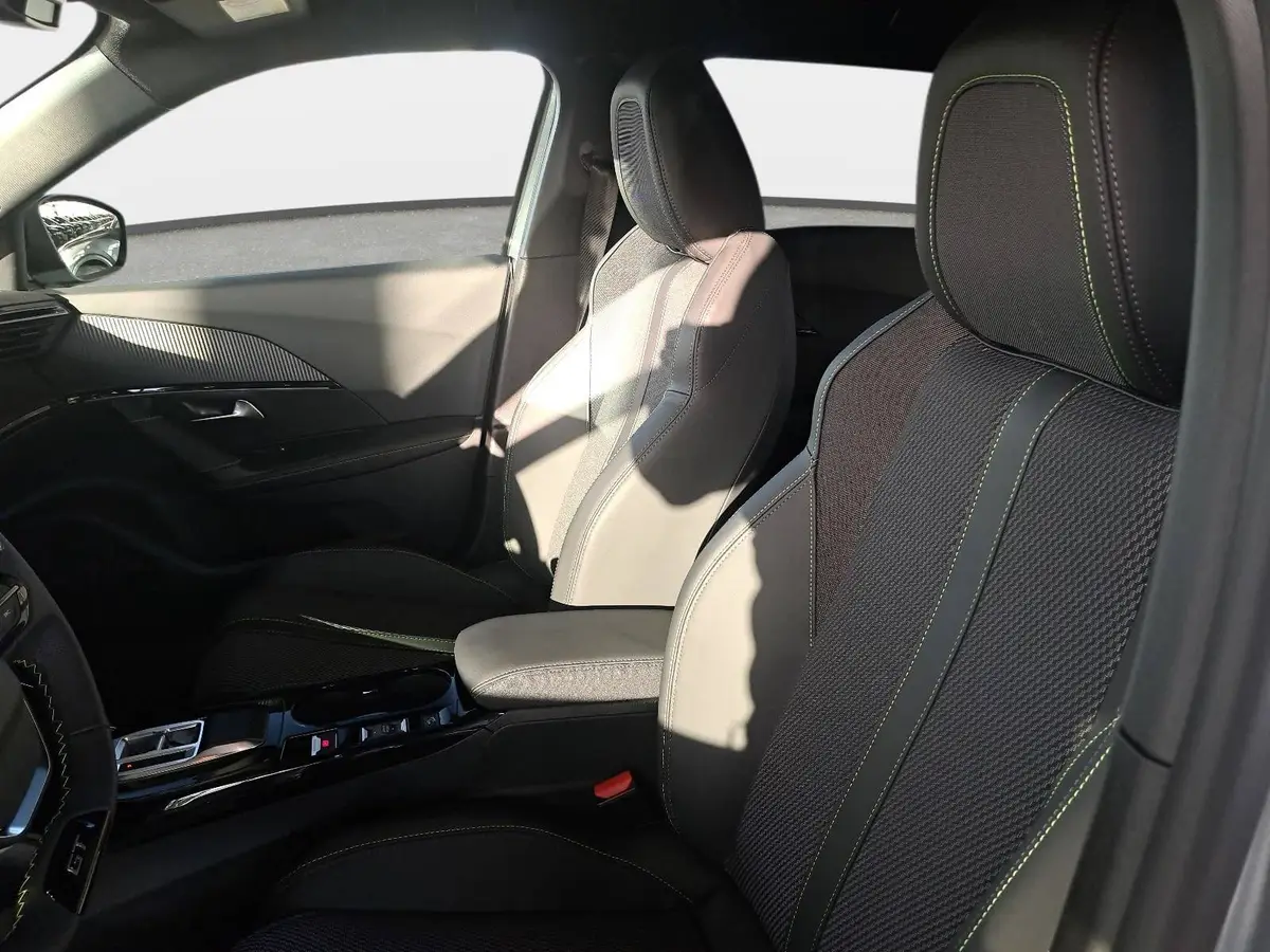 PEUGEOT 2008 1.2 HYBRID 145 E-DSC6 GT-LINE 2-WD LED KLIMAAUTO K