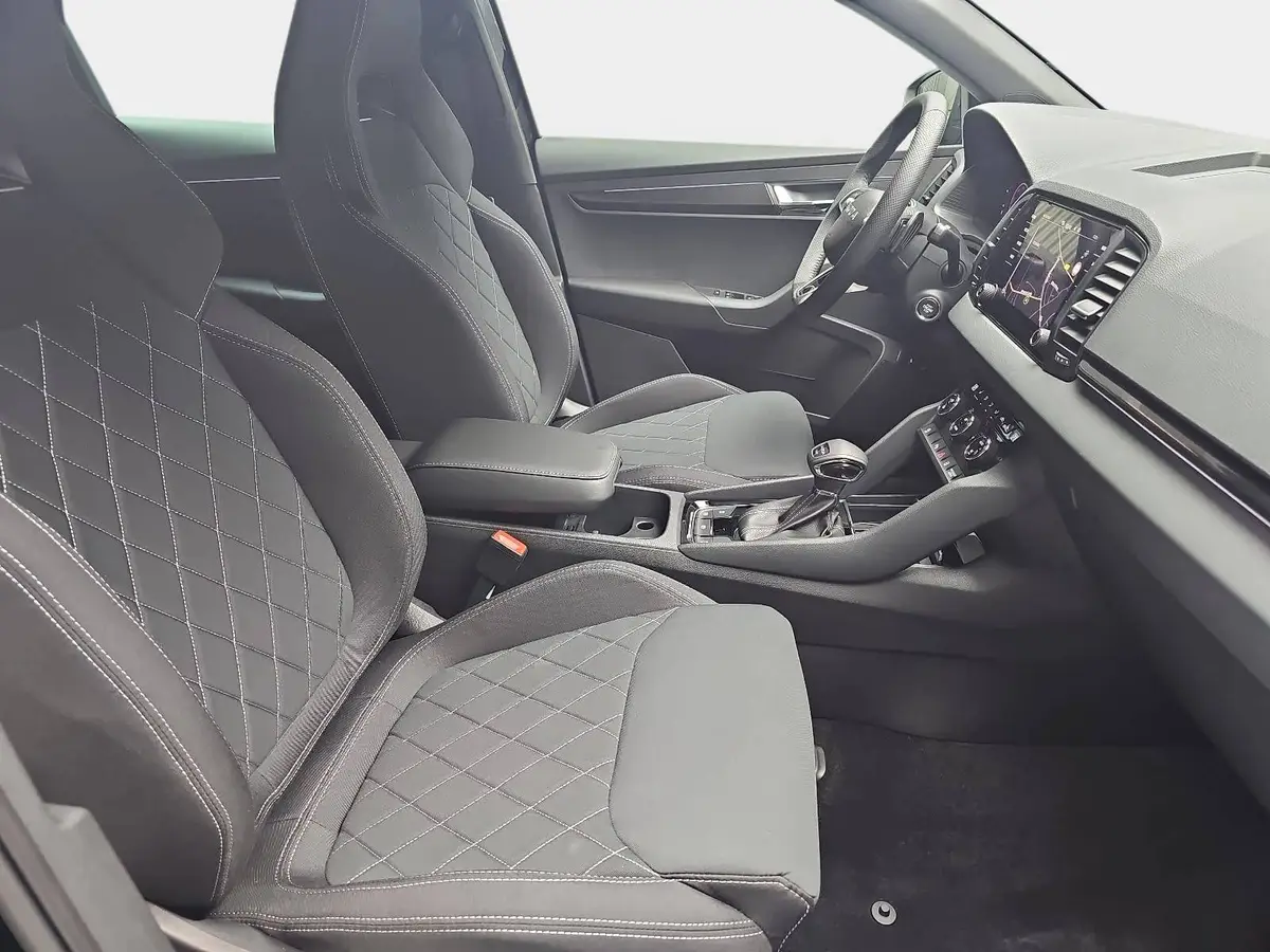 SKODA KAROQ 2.0 TDI DSG SPORTLINE 4X4 PANO AHK