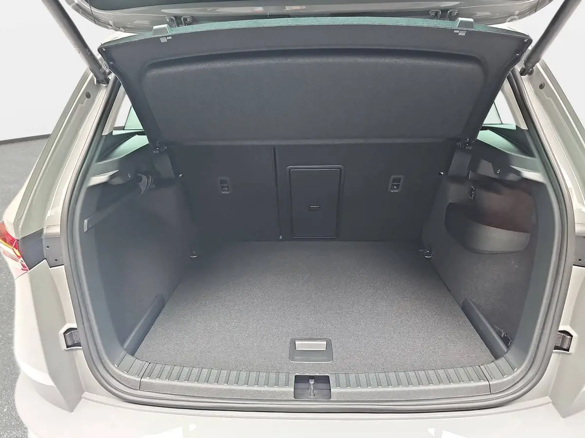 SKODA KAROQ 2.0 TDI DSG DRIVE NAVI LED AHK LM