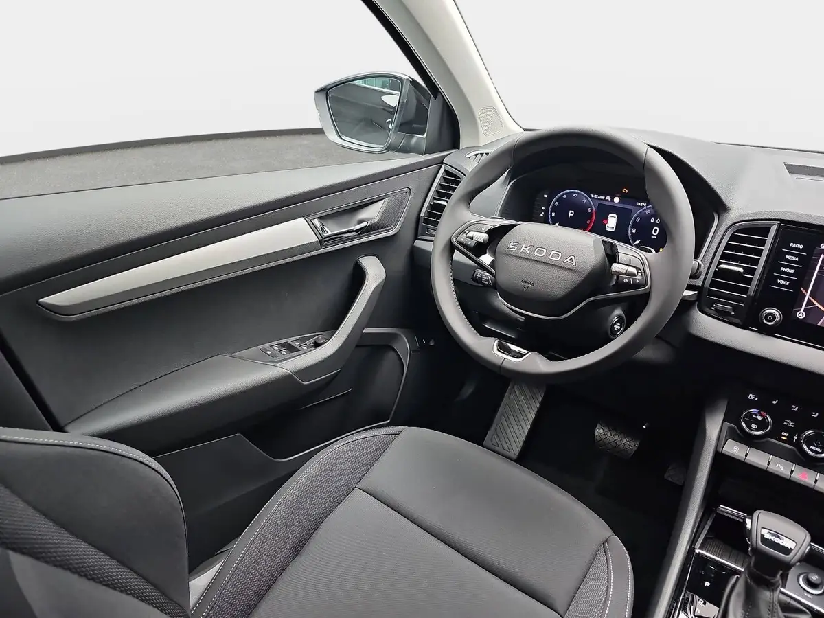 SKODA KAROQ 1.5 TSI DSG DRIVE NAVI LED AHK LM