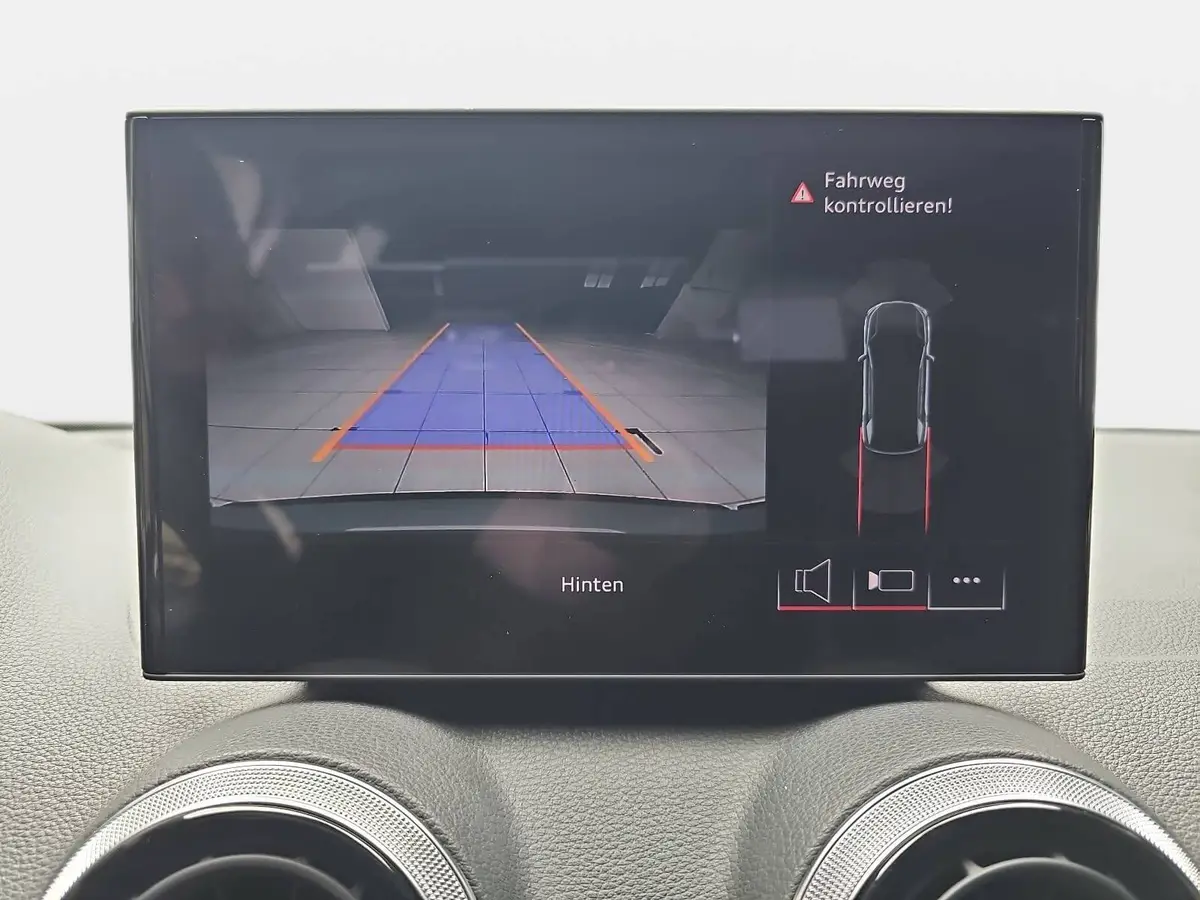 AUDI Q2 30 TFSI NAVI LED EL.HECKKLAPPE LM16
