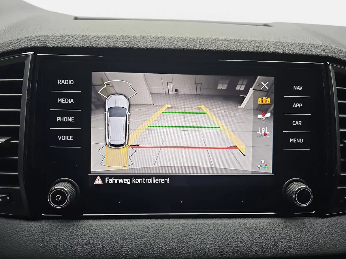 SKODA KAROQ 1.5 TSI DSG SELECTION LED AHK WINTER