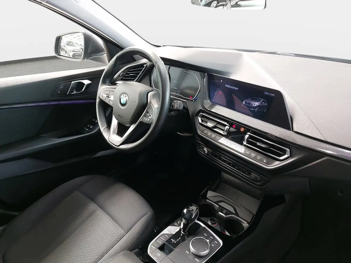 BMW 118 1.5 LTR ADVANTAGE GRA WINTER AHK KAMERA