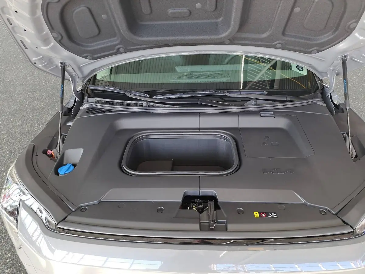 KIA EV3 81.4 KWH EARTH MJ26 WINTER BUSIN. UPGRADE DRIVEWISE-PARK DESIGN SOUND