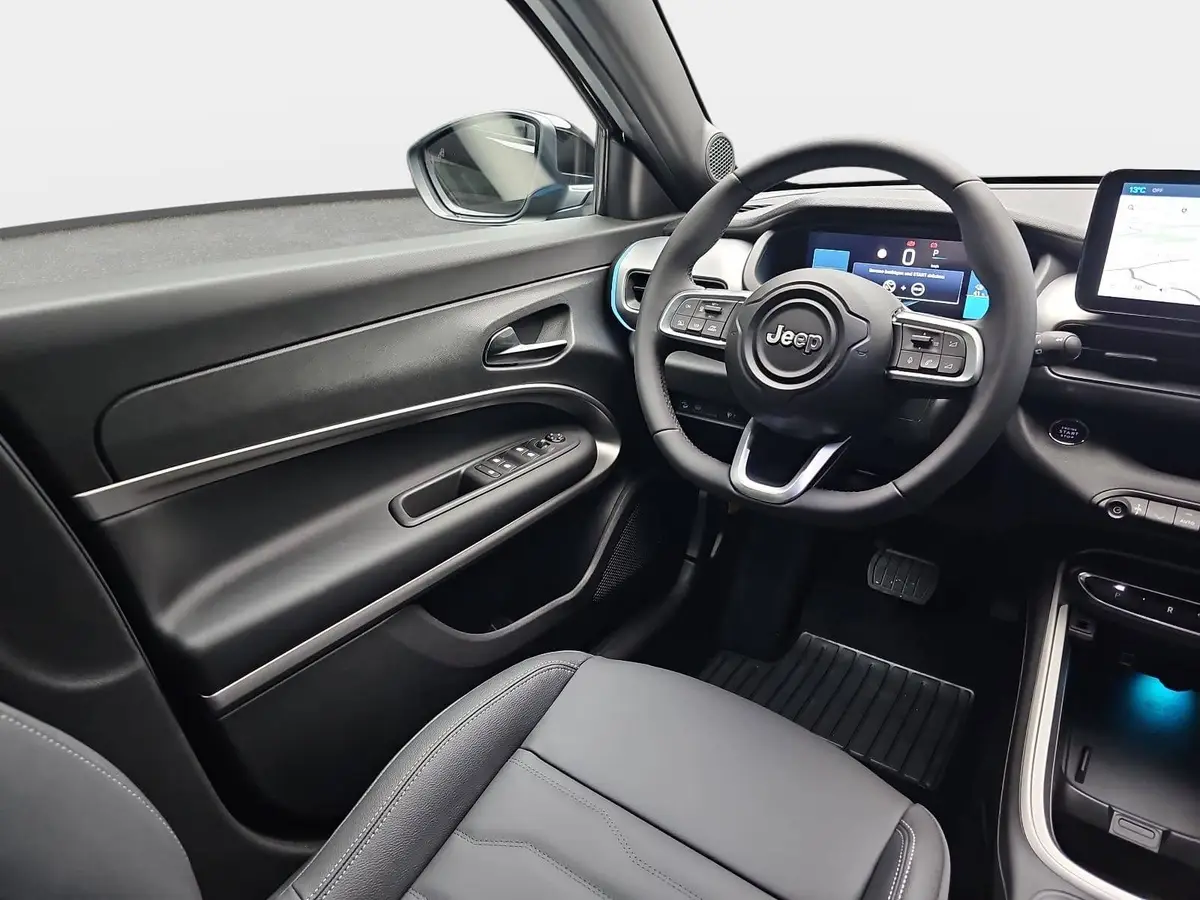 JEEP AVENGER ELEKTRO SUMMIT MJ26 LEDERSITZE INFOTAINMENT & KOMFORTPAKET