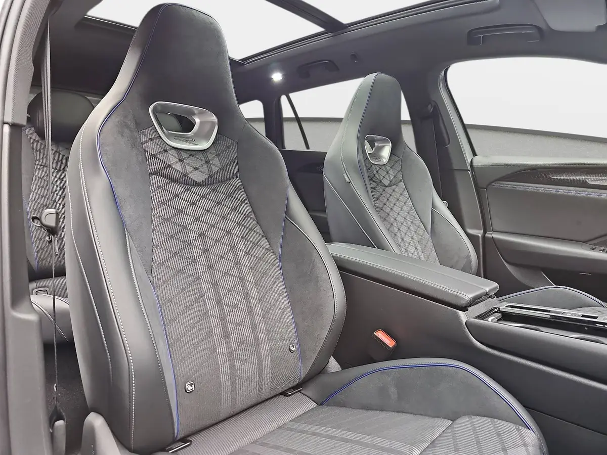 VW PASSAT VARIANT 2.0 TDI DSG R-LINE NAVI LED-MATRIX ACC PANO BLACK 