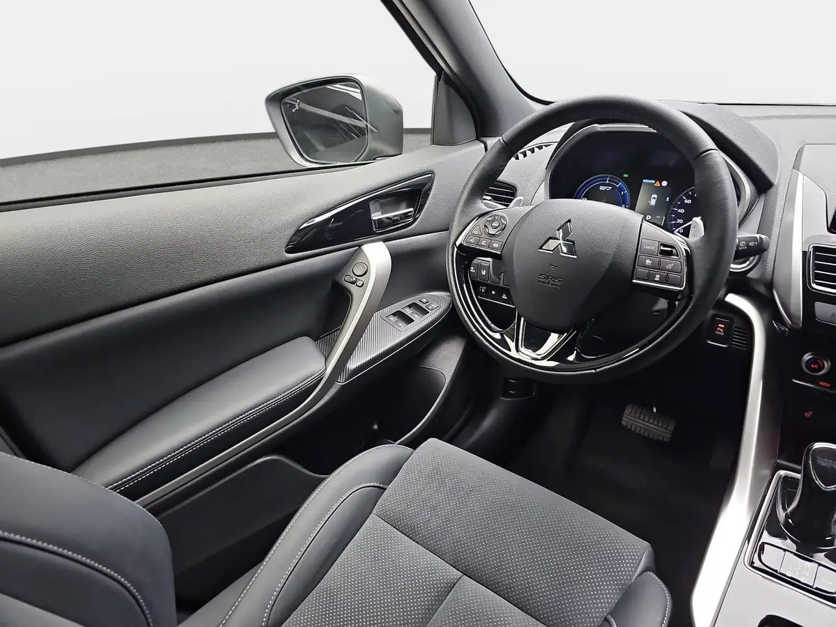 MITSUBISHI ECLIPSE CROSS 2.4 MIVEC PHEV CVT SELECT NAVI LED STANDH. 360° LM