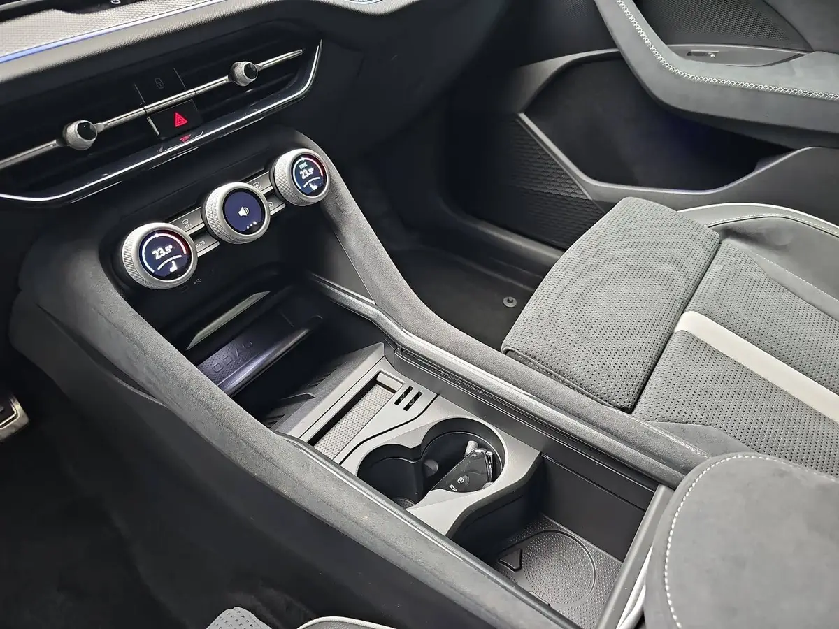 SKODA KODIAQ 1.5 TSI DSG SPORTLINE NAVI LED ACC PANO WINTER AHK