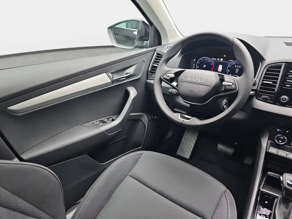 SKODA KAROQ 1.5 TSI DSG SELECTION LED ACC AHK