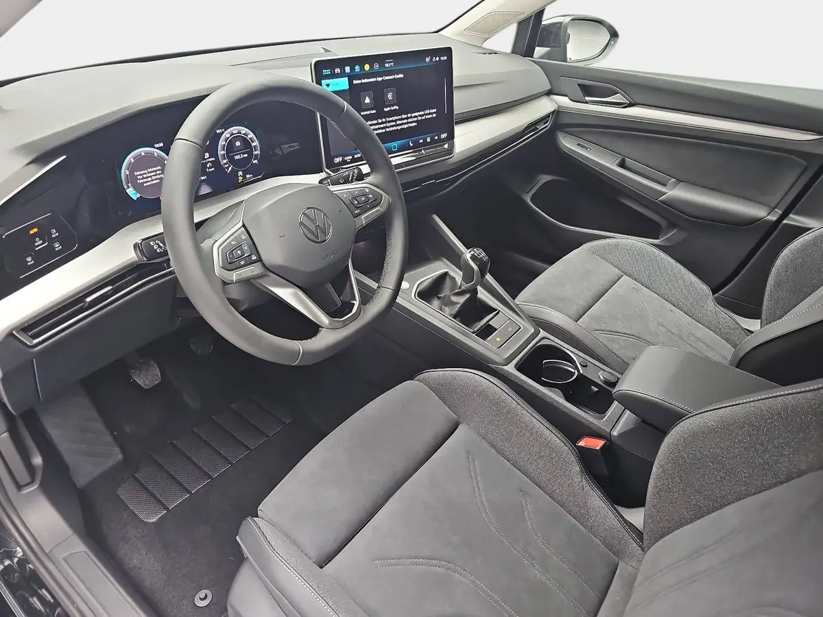 VW GOLF VIII 1.5 TSI LIFE LED ACC KAMERA AHK LM17