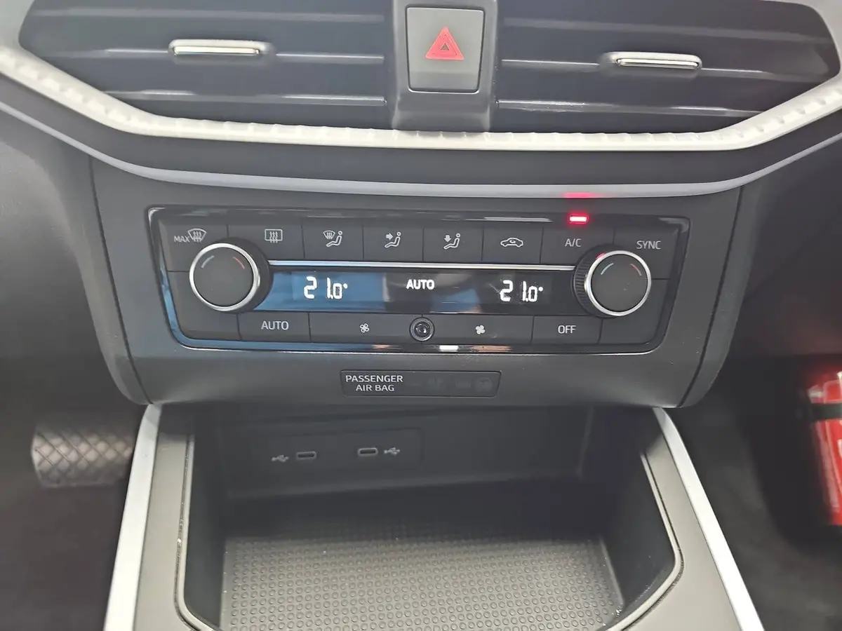 SEAT ARONA 1.0 TSI DSG STYLE NAVI LED KLIMAAUTO