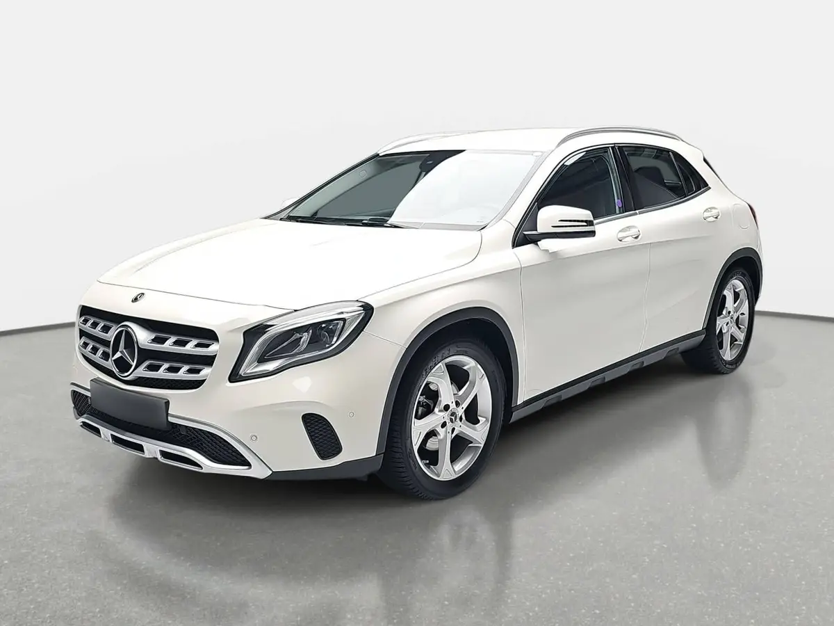 MERCEDES-BENZ GLA 180 DCT URBAN WINTER GRA AHK