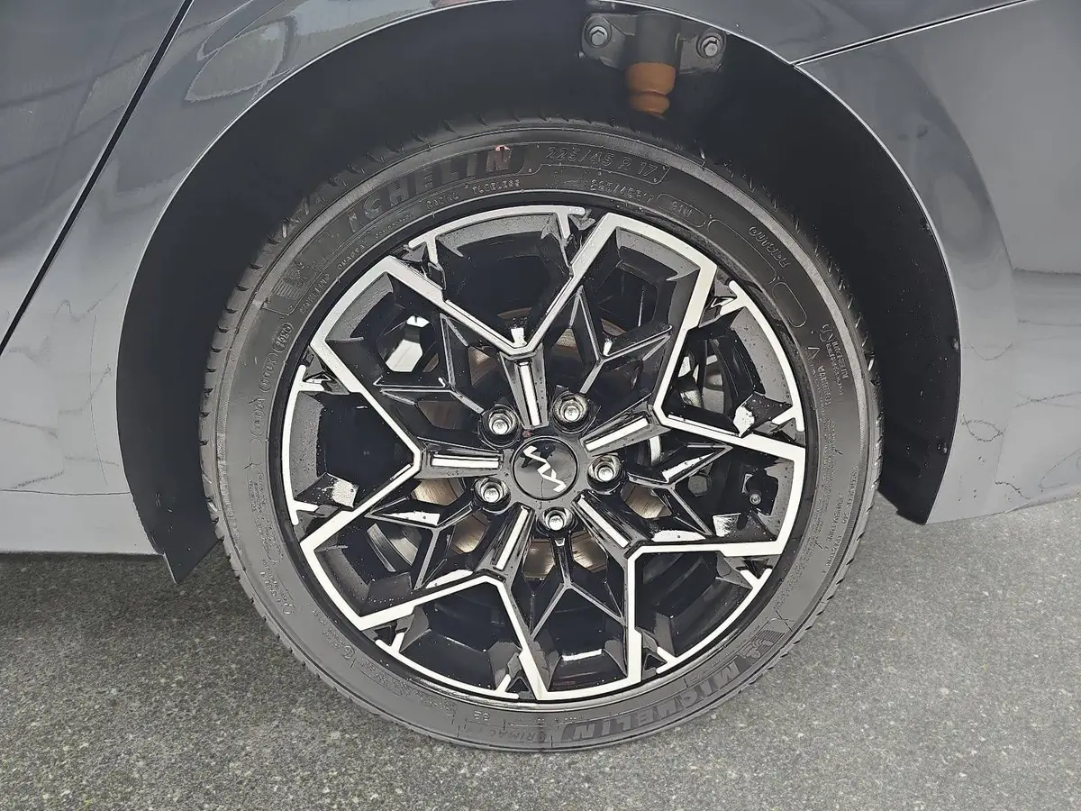 KIA CEED SW 1.5 T-GDI DCT7 GT-LINE