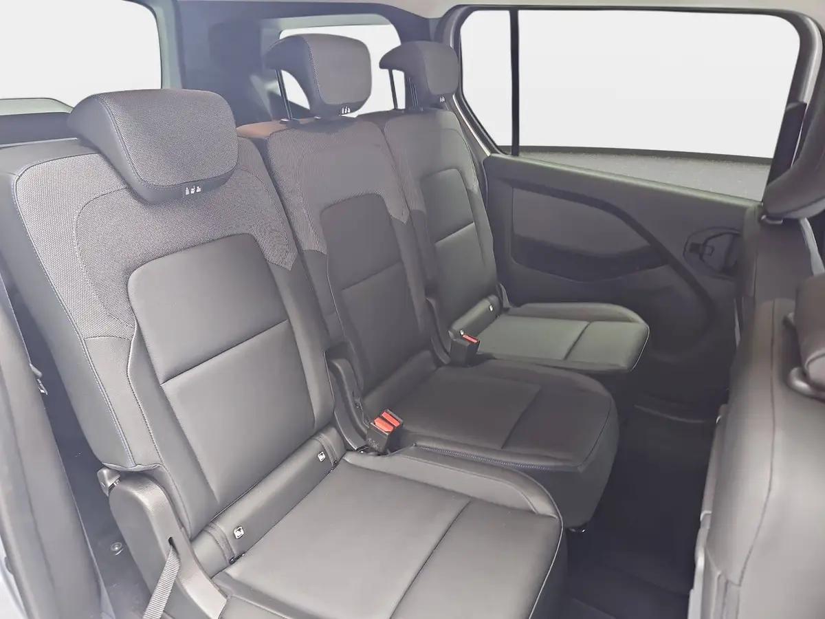 NISSAN TOWNSTAR KOMBI 1.3 DIG-T L2 2.3T AUTO. TEKNA 7-SITZER