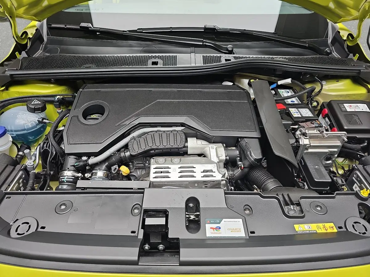 PEUGEOT 208 1.2 HYBRID 110 E-DSC6 GT KLIMA LED MIRROR-SCREEN K