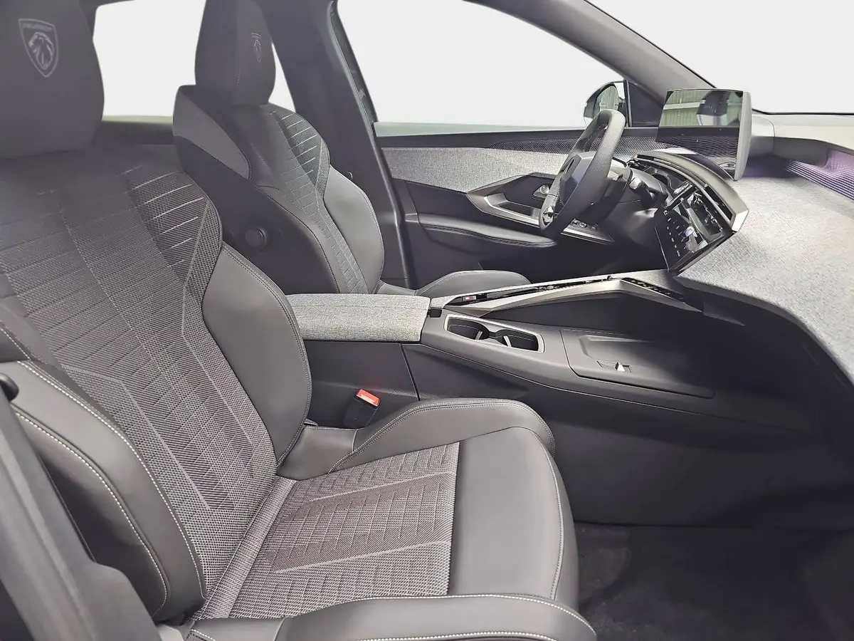 PEUGEOT 3008 1.2 HYBRID 145 E-DSC6 GT NAVI KLIMA LED AHK LM19