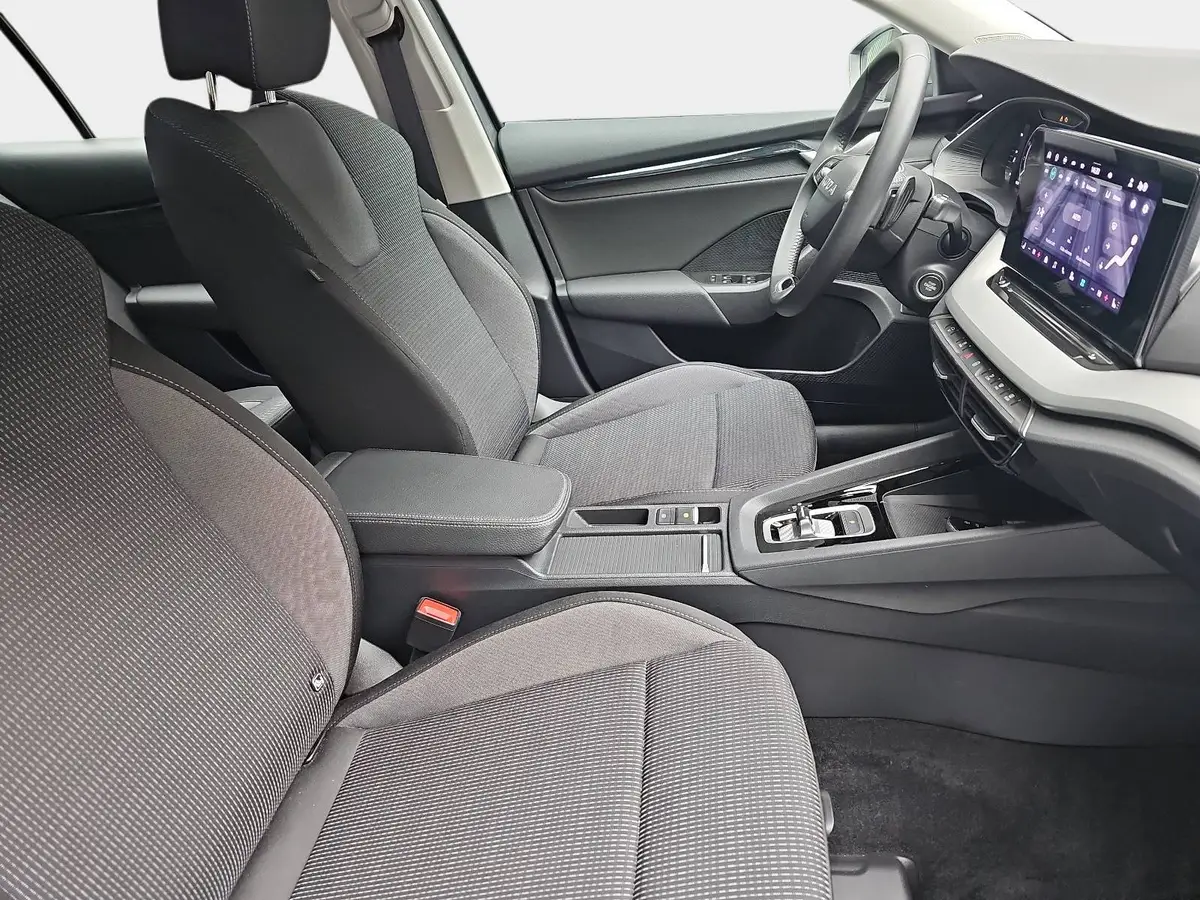 SKODA OCTAVIA COMBI 1.5 TSI DSG SELECTION LED AUDIO WINTER EL.HECKKL. 