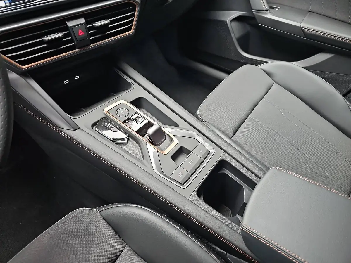 CUPRA LEON ST 1.5 ETSI DSG NAVI LED KLIMAAUTO ACC FULL-LINK KAME